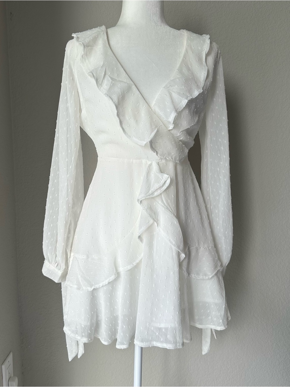 Boohoo White Swiss Dot Ruffle Dress Sz 6 NWT